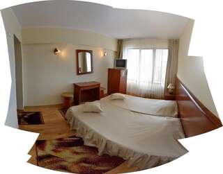 Отель Hotel Unirea Фокшани Двухместный номер с 1 кроватью или 2 отдельными кроватями-6